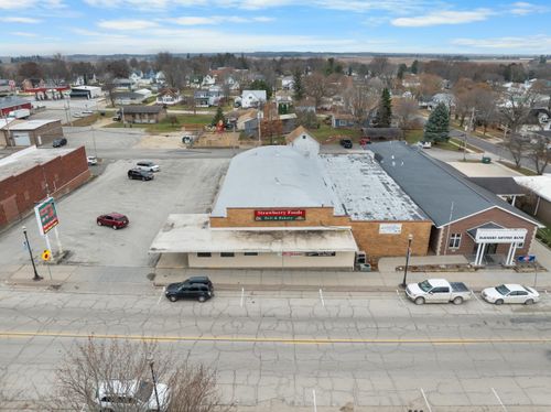 128 W Mission St, Strawberry Point, IA, 52076-4400 | Card Image