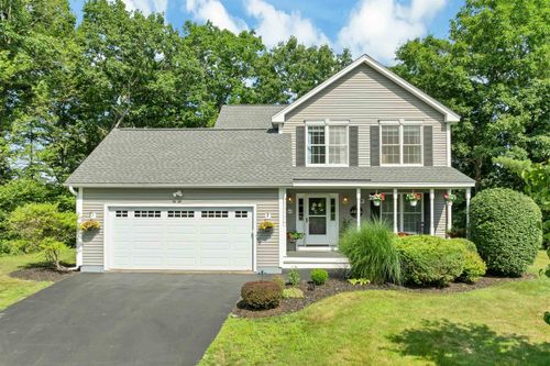 44 Plymouth Dr, Concord, NH, 03301-4702 | Card Image