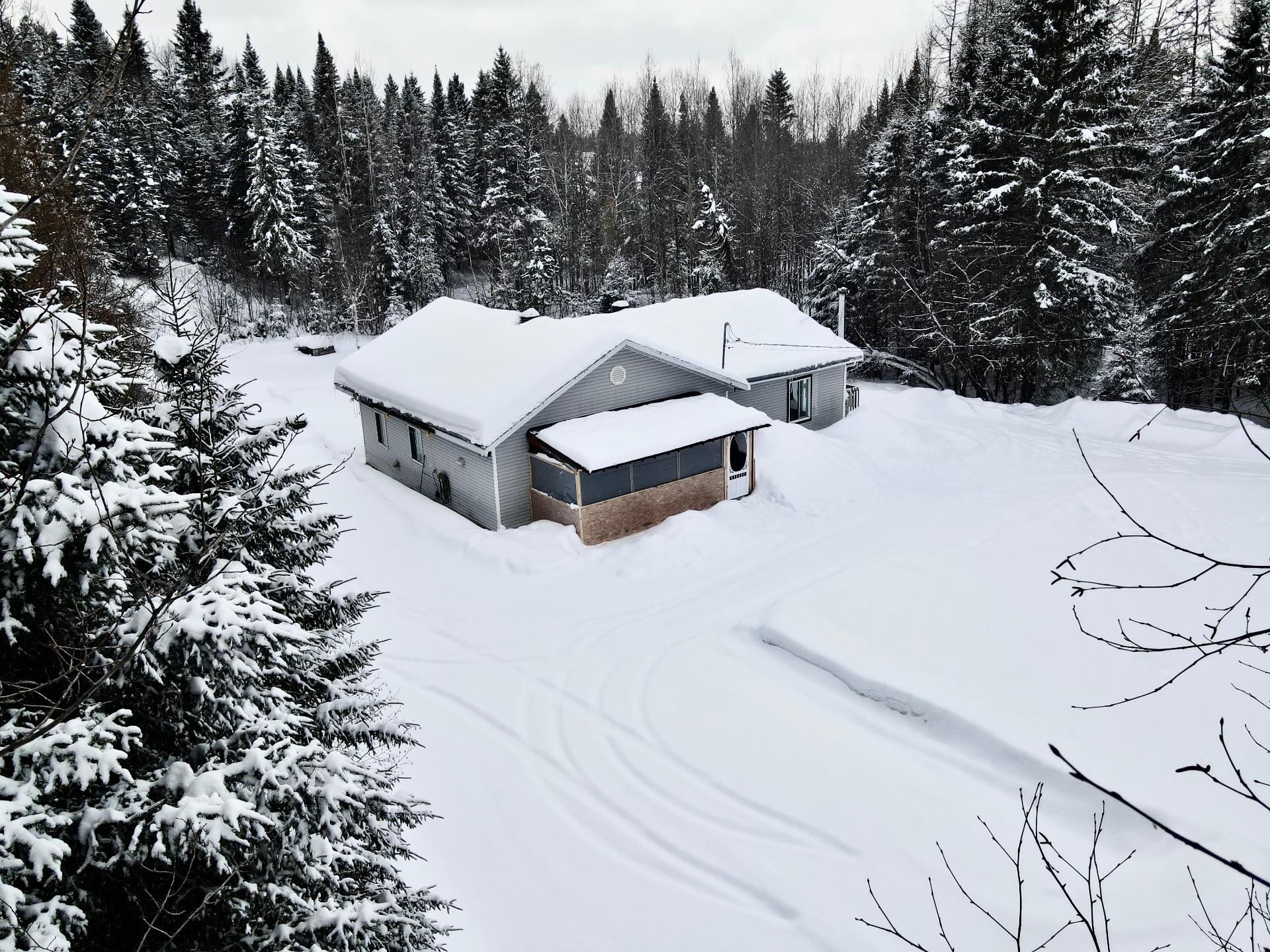 Residential in Saint-Michel-des-Saints 4