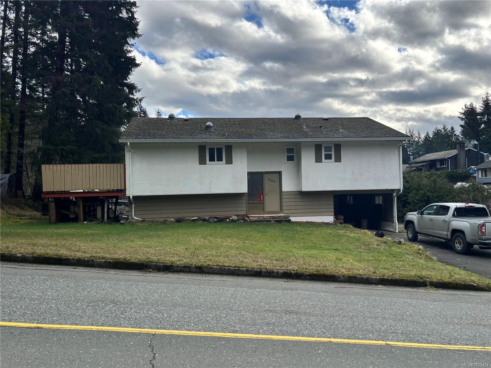 Residential in Gold River