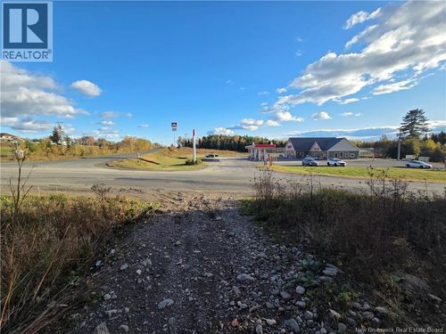 1 Connell St, Woodstock, NB, E7M1K7 | Card Image