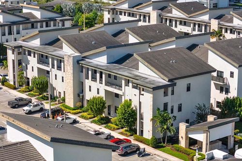 unit-33-10449 Nw 82nd St, Doral, FL, 33178-4392 | Card Image