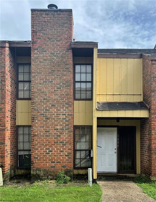 1605 Chimney Wood Ln, New Orleans, LA, 70126-1507 | Card Image