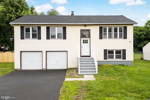 243 Wintergreen Ln, PENNS GROVE, NJ, 08069-2226 | Card Image