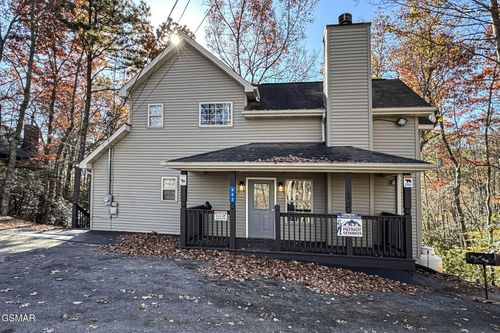802 Crystal Branch Way, Gatlinburg, TN, 37738-3925 | Card Image