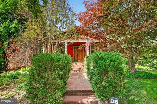 912 Lakeview Ave, LAUREL SPRINGS, NJ, 08021-3018 | Card Image