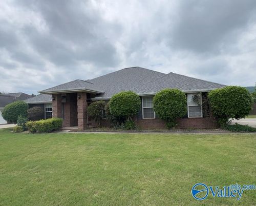 7010 Thornwood Ln Se, Owens Cross Roads, AL, 35763-8738 | Card Image