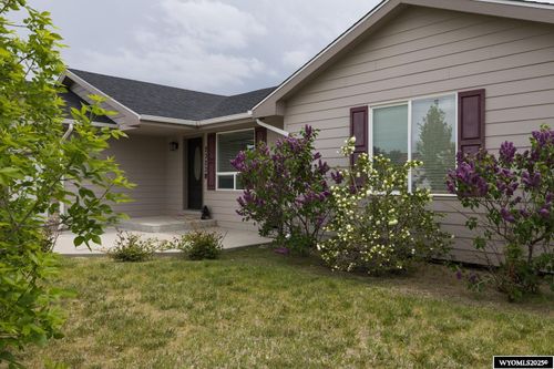 2323 Absaroka Trl, Bar Nunn, WY, 82601-7525 | Card Image