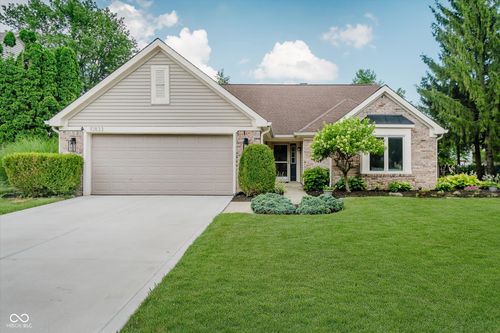 10833 Davis Way, Fishers, IN, 46038-2285 | Card Image