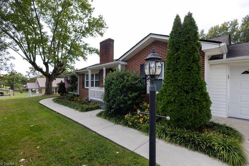 921 N Franklin Road, Mount Airy, NC, 27030 | Card Image