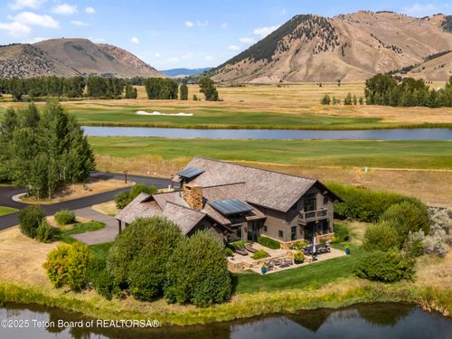 2700 W Peregrine Ln, Jackson, WY, 83001-9538 | Card Image