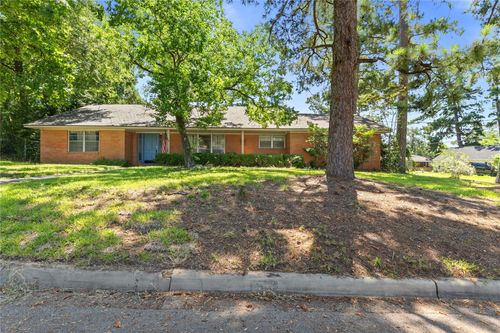 2115 Avenue O, Huntsville, TX, 77340-5025 | Card Image