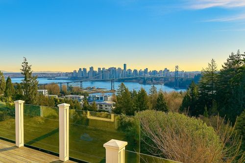 986 Esquimalt Ave, West Vancouver, BC, V7T1J8 | Card Image