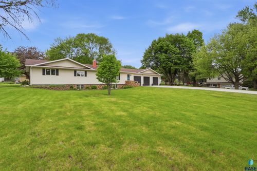 1305 N Kniss Ave Avenue, Luverne, MN, 56156 | Card Image