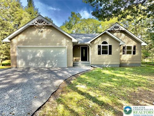 130 Piney Woods Dr, Jim Thorpe, PA, 18229-2764 | Card Image