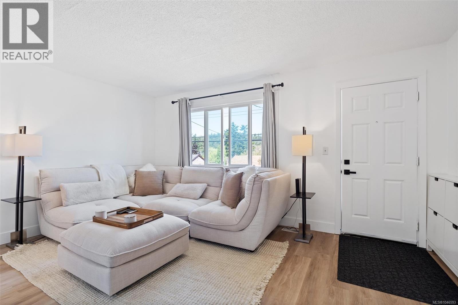Residential in Esquimalt 3