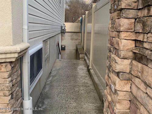 27 Drew Ct, Staten Island, NY, 10309-3147 | Card Image