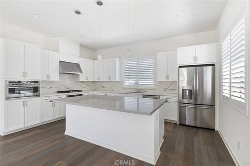 107 Menkar, Irvine, CA, 92618 | Card Image