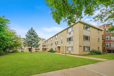 1D - 7019 N Ridge Boulevard, Condo with 2 bedrooms, 1 bathrooms and null parking in Chicago IL | Image 1