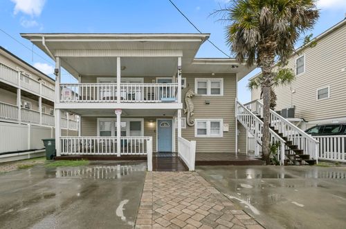 215 28th Ave N, North Myrtle Beach, SC, 29582-2113 | Card Image