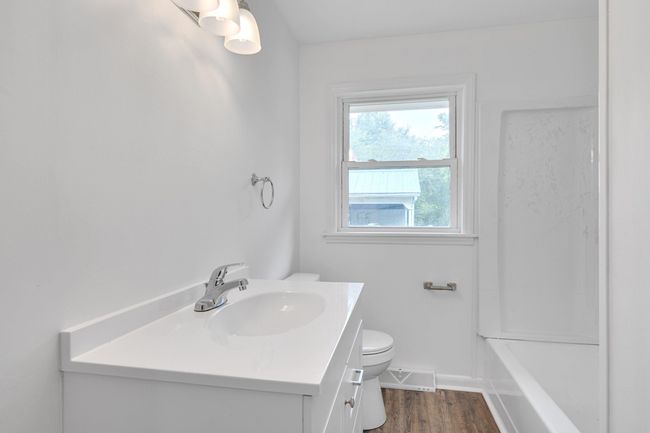 Bathroom #2 | Image 27