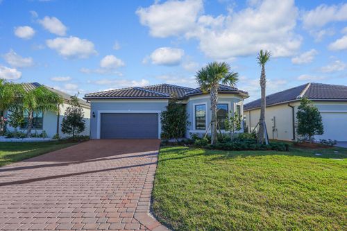 518 Se Crathes St, Port St. Lucie, FL, 34984-8405 | Card Image
