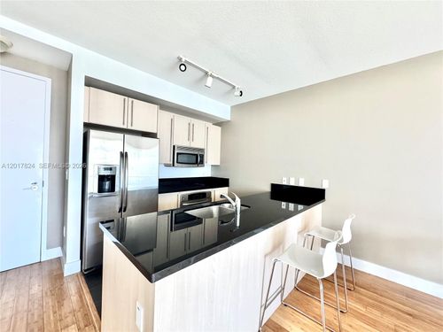 3524-n-1111 Sw 1st Ave, Miami, FL, 33130-5401 | Card Image