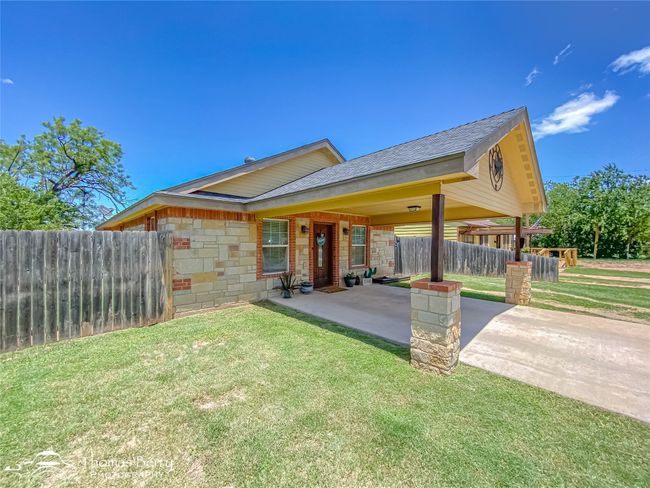 2110 N 18 Th St, House other with 3 bedrooms, 2 bathrooms and null parking in Abilene TX | Image 5
