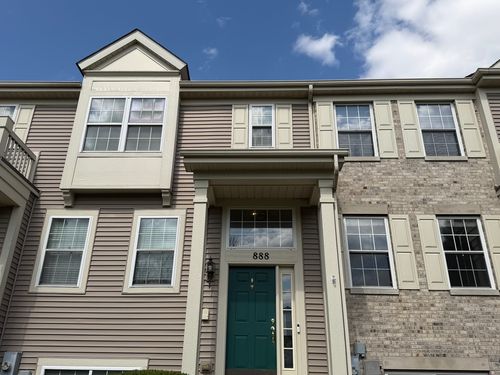 888 Galway Ln, Pingree Grove, IL, 60140-9173 | Card Image