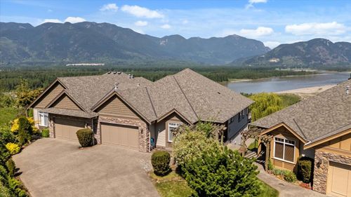 33-43777 Chilliwack Mountain Rd, Chilliwack, BC, V2R5V1 | Card Image