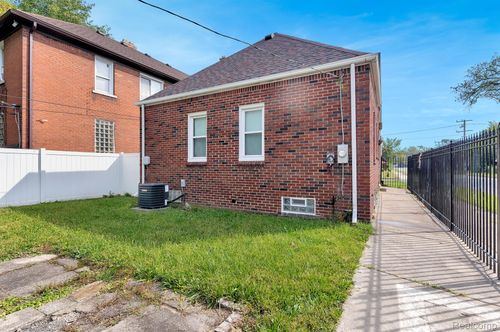 13101 Santa Rosa Dr, Detroit, MI, 48238-3112 | Card Image