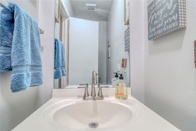 Downstairs guest bathroom | Image 12