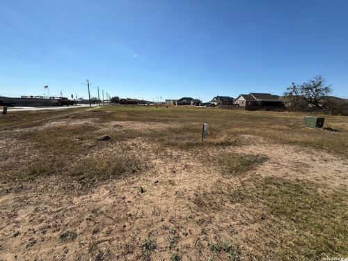 701 N Dickson St, Poth, TX, 78147 | Card Image