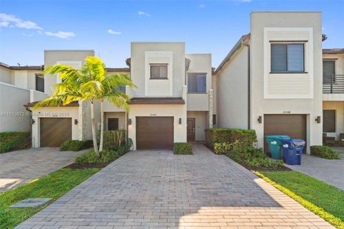 20544 Ne 5th Pl, Miami, FL, 33179-3573 | Card Image