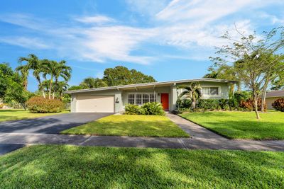 5751 Pine Ter, House other with 3 bedrooms, 2 bathrooms and null parking in Plantation FL | Image 1