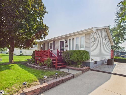 615 S Moore St, Ottumwa, IA, 52501-5335 | Card Image