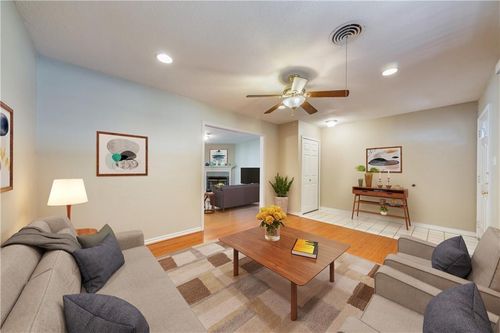 2004 Teakwood Dr, Austin, TX, 78757-7749 | Card Image