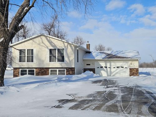 76 7th Avenue S, Wahpeton, ND, 58075 | Card Image