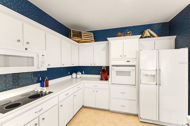 104 77 Th St, House other with 2 bedrooms, 2 bathrooms and null parking in HOLMES BEACH FL | Image 9