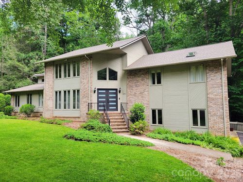 305 E Sondley Dr, Asheville, NC, 28805-1152 | Card Image