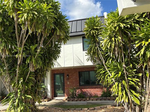 25-5555 Sw 67th Ave, Miami, FL, 33155-6469 | Card Image