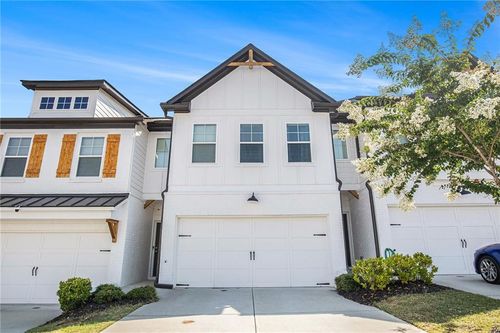 94 Garrison Dr, Winder, GA, 30680-7318 | Card Image