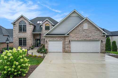 467 Surrey Hill Ln, Valparaiso, IN, 46385 | Card Image