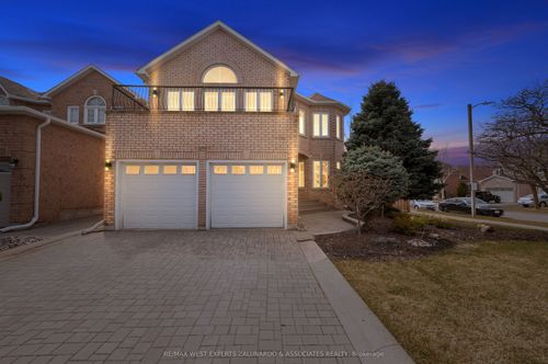 1 Lanterna Cres, Woodbridge, ON, L4H1C1 | Card Image