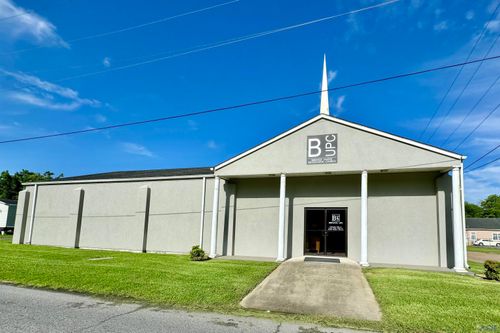 3067 6th St, Berwick, LA, 70342-2611 | Card Image