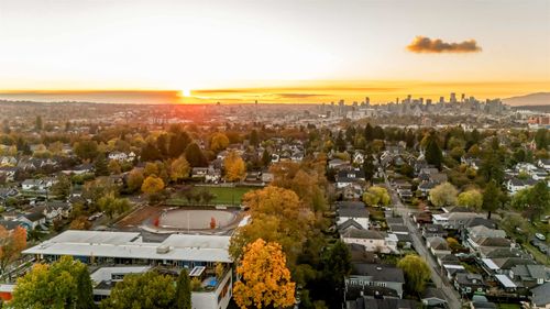 1732 Templeton Dr, Vancouver, BC, V5N | Card Image