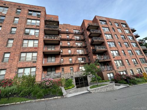2k-121 S Highland Ave, Ossining, NY, 10562-5850 | Card Image