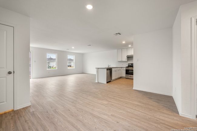 12927 Deep Eddy, House other with 4 bedrooms, 2 bathrooms and null parking in St Hedwig TX | Image 15