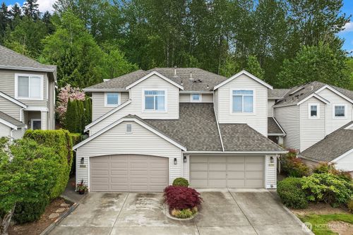 535 S 51st Ct, Renton, WA, 98055-6364 | Card Image