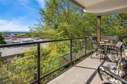 111-410 2nd Ave S, Kirkland, WA, 98033-3620 | Card Image